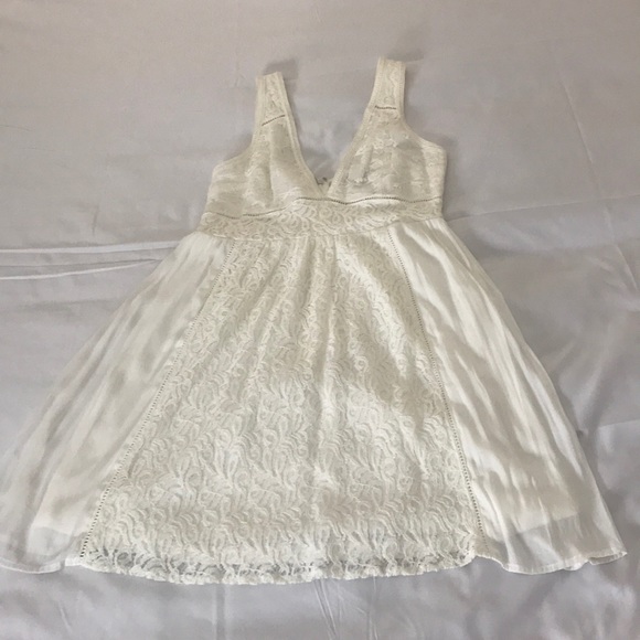 White NWT Knee Length Ivory Dress Forever 21 Small - Picture 3 of 8